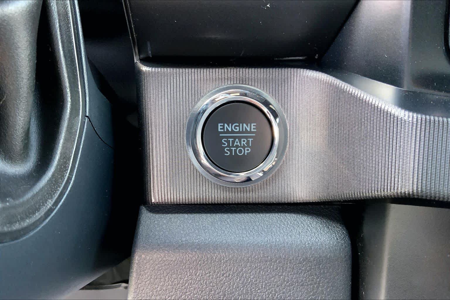 New 2026 Star White Metallic Tri-Coat Ford F-350® Platinum® image 17