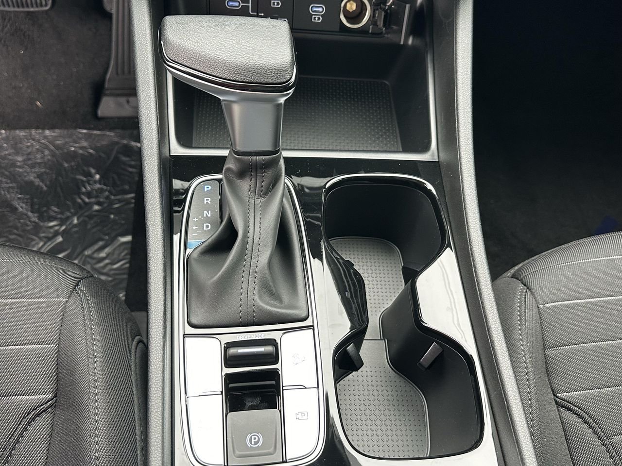 New 2026 Phantom Black Hyundai SE image 29