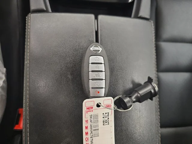 Used 2021 Scarlet Ember Nissan SV image 27