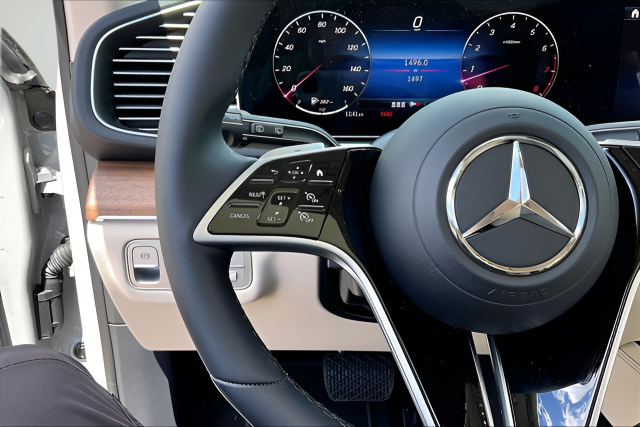 Certified Used 2026 Gray Mercedes-Benz GLE 350 image 10