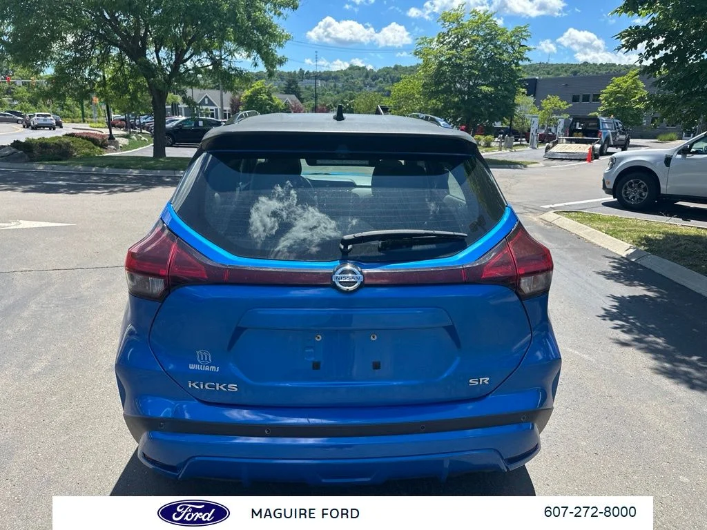 Used 2021  Nissan SR image 6