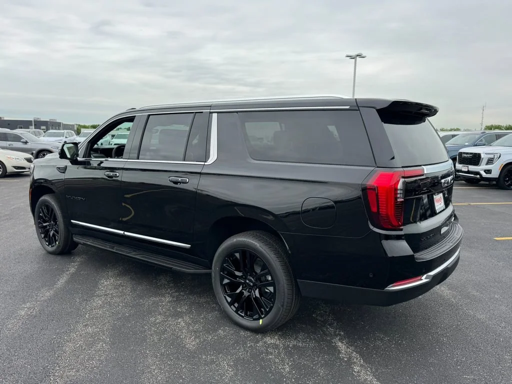 New 2026 Onyx Black GMC Elevation image 9