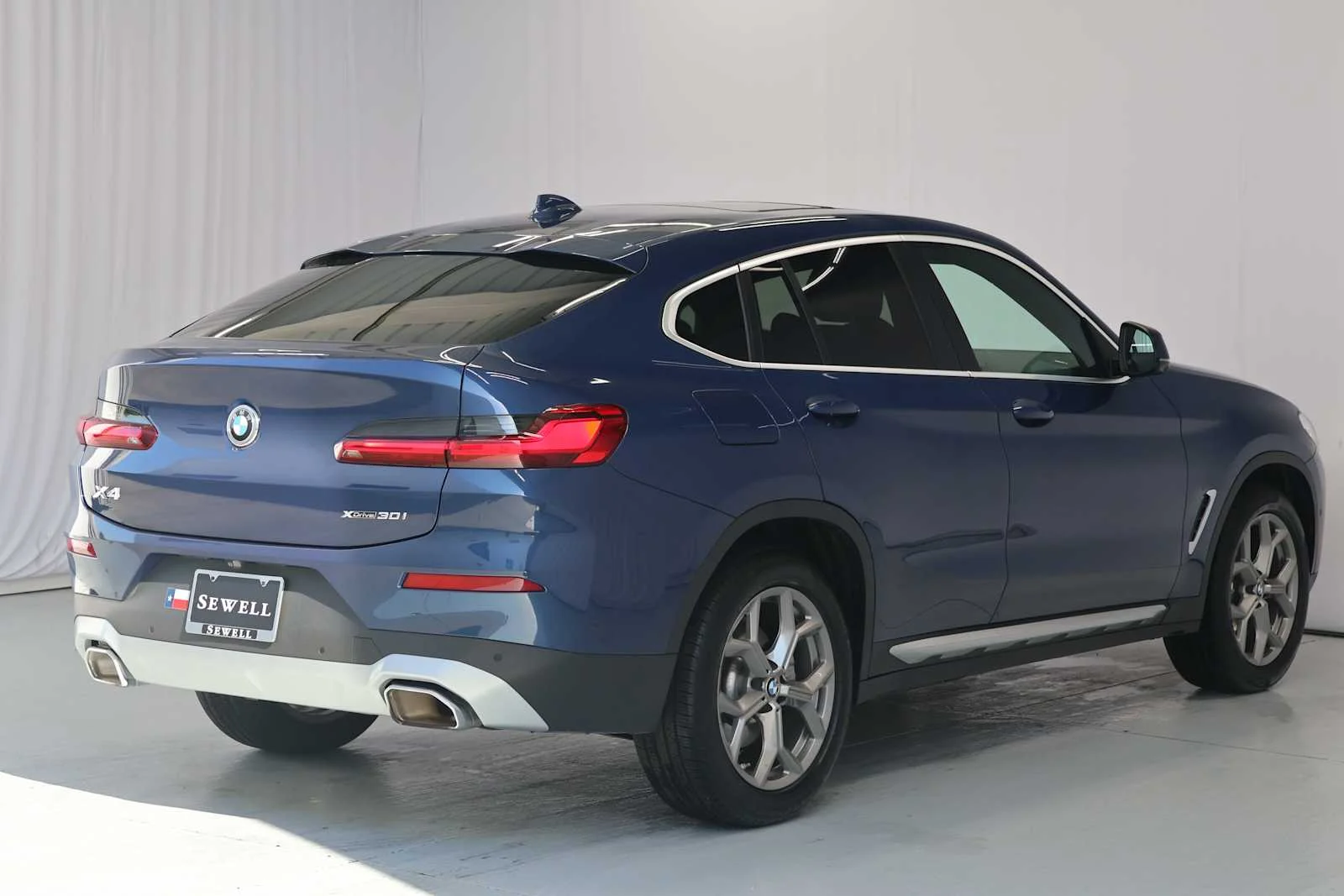 Certified Used 2025 Phytonic Blue Metallic BMW xDrive30i image 7