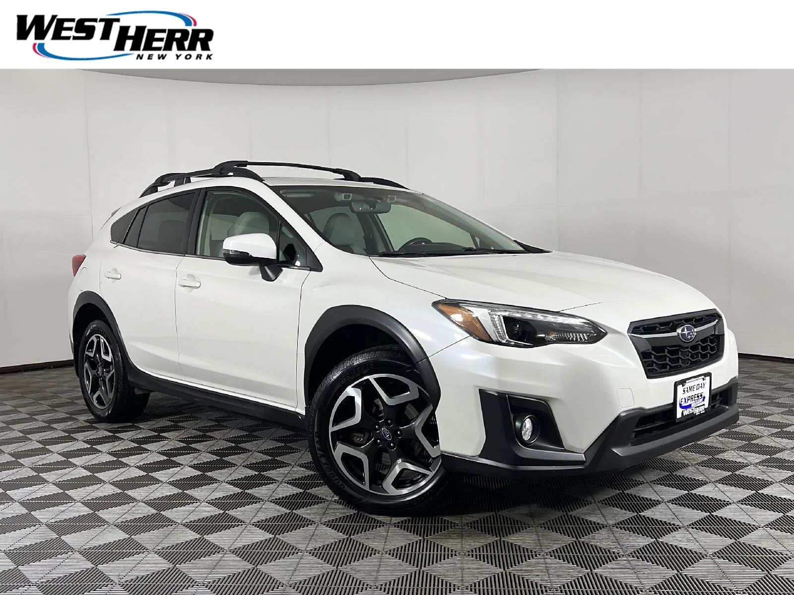 Used 2019 Crystal White Pearl Subaru Limited image 1