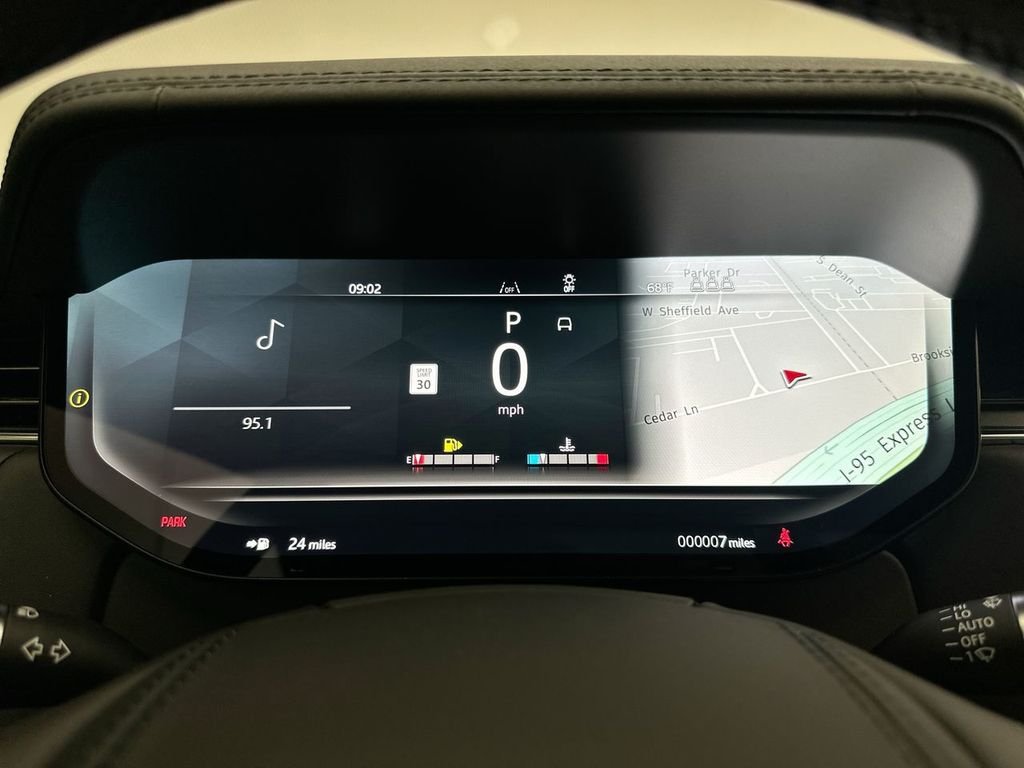 New 2027 Fuji White Land Rover SE image 15