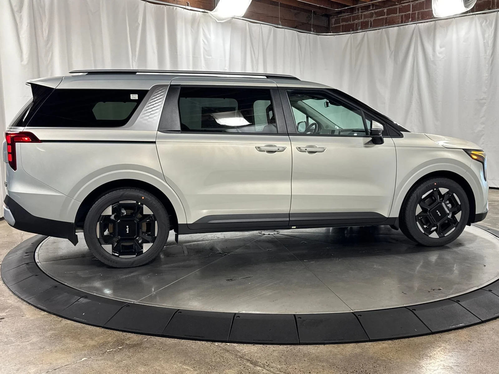 New 2026 Ivory Kia EX image 9
