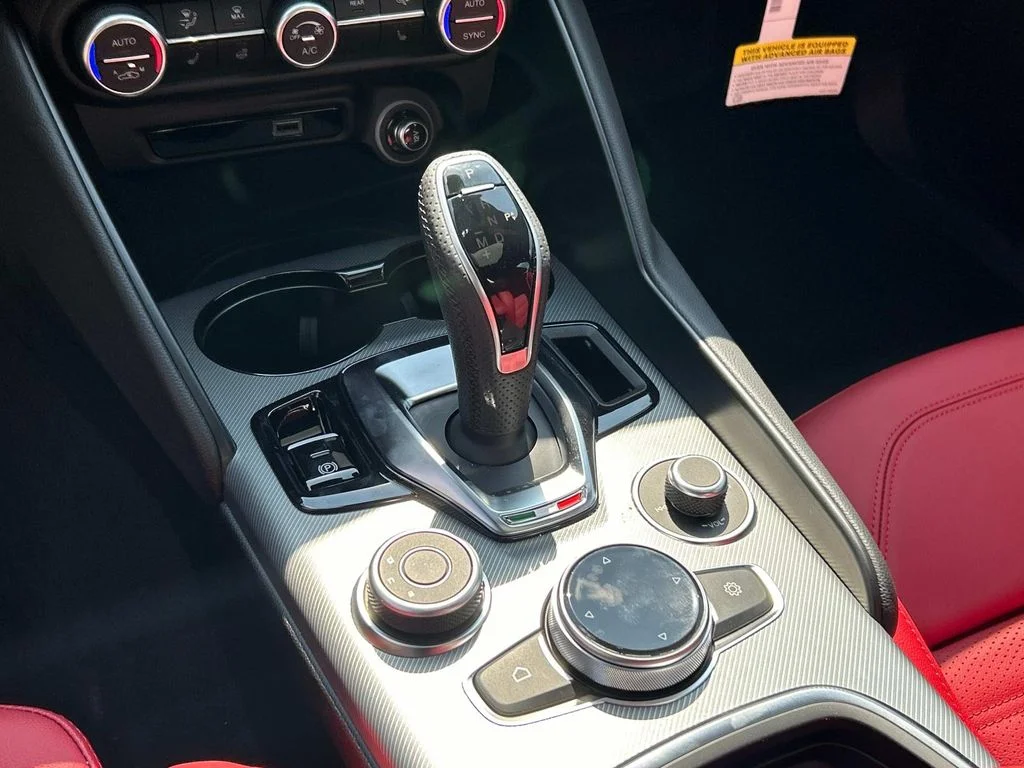 2025 Alfa Romeo Giulia Base - Photo 25
