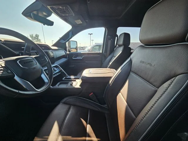Used 2025 Sterling Metallic GMC Denali image 16