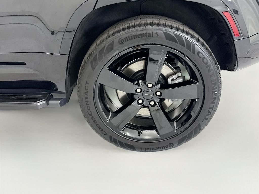 New 2026 Santorini Black LAND ROVER X-Dynamic SE image 30