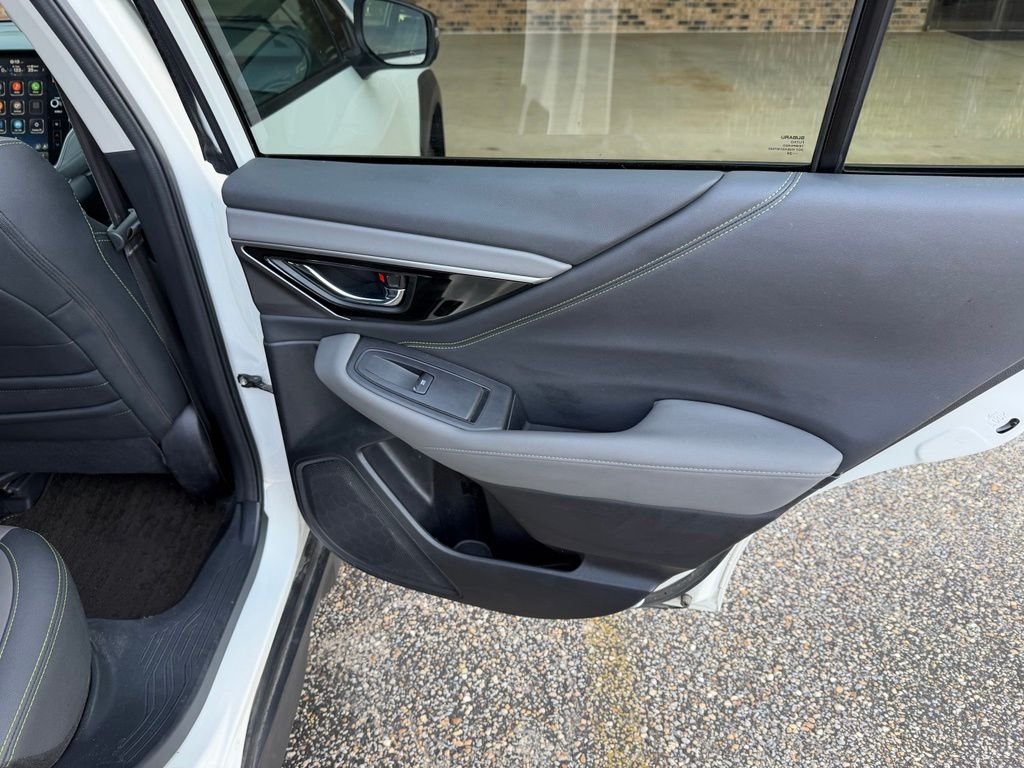 Used 2024 White Subaru Onyx Edition image 36
