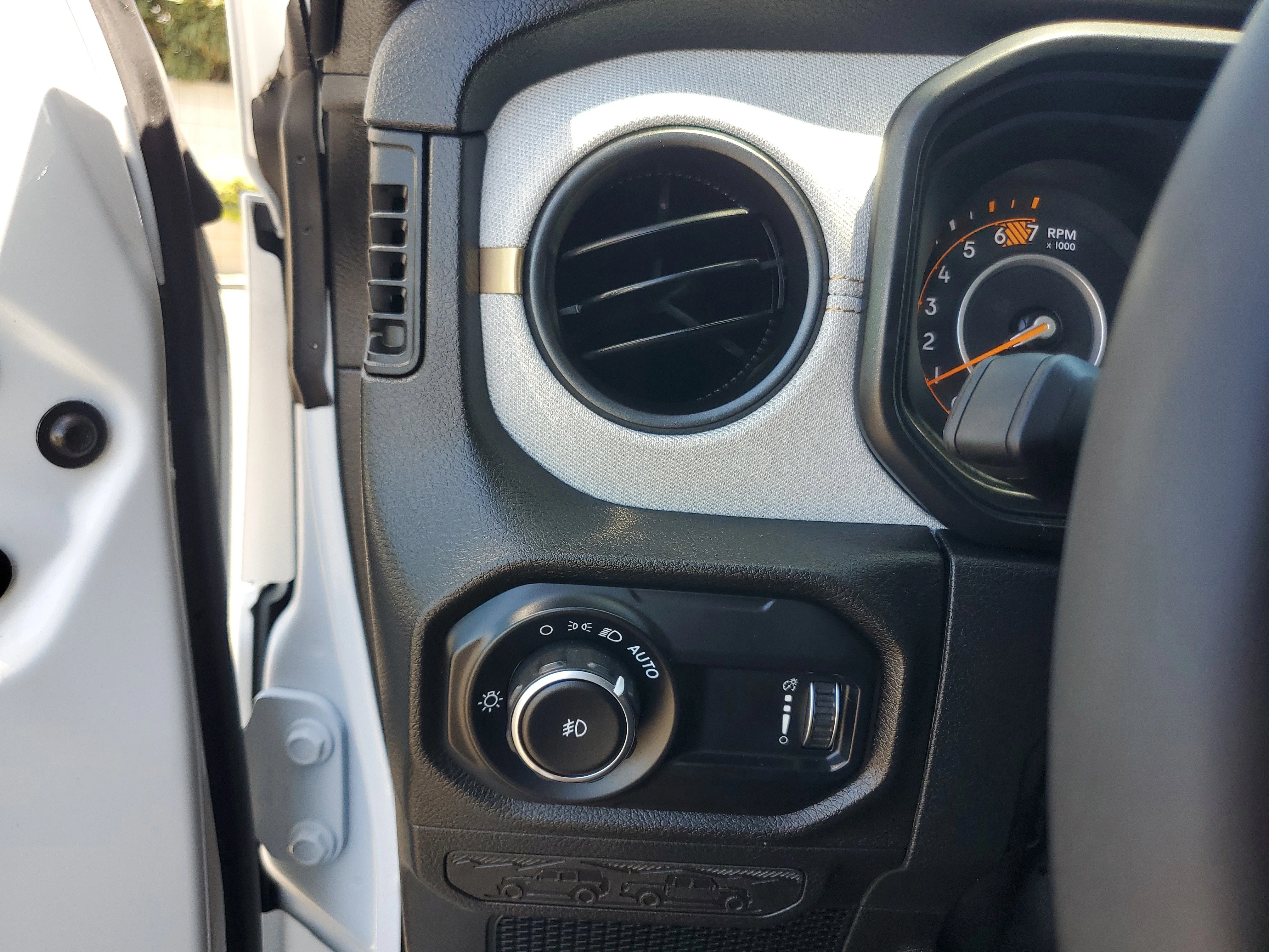 Certified Used 2025 White Jeep Sport S image 25