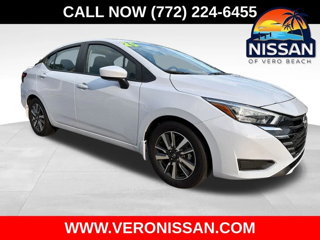 2025 Nissan Versa 1.6 SV CVT's photo