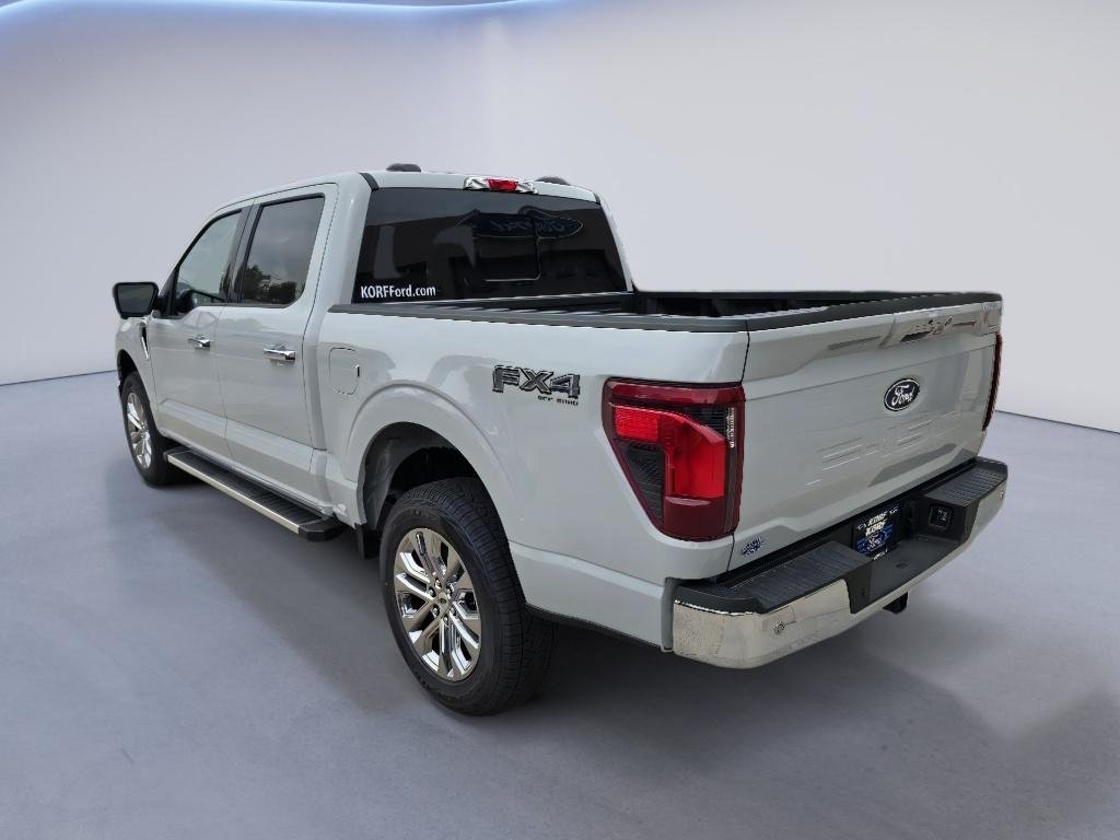 New 2026 Gray Ford 4X4 CREWCAB XLT image 7