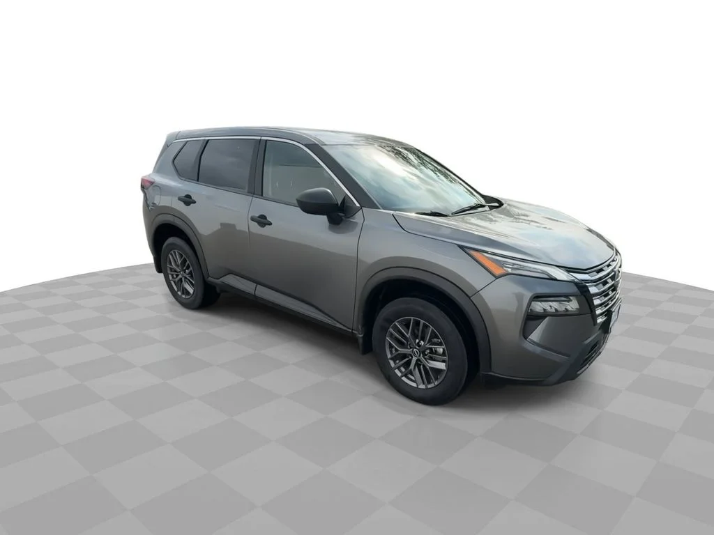 Used 2024 Gray Nissan S image 2