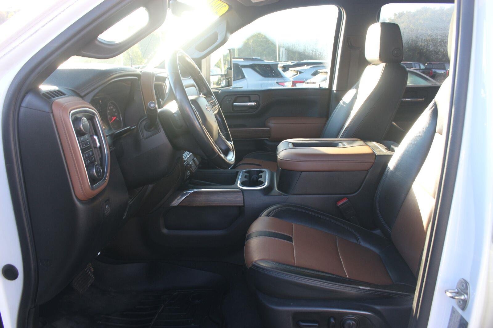 Used 2021 SUMMIT WHITE Chevrolet High Country image 17