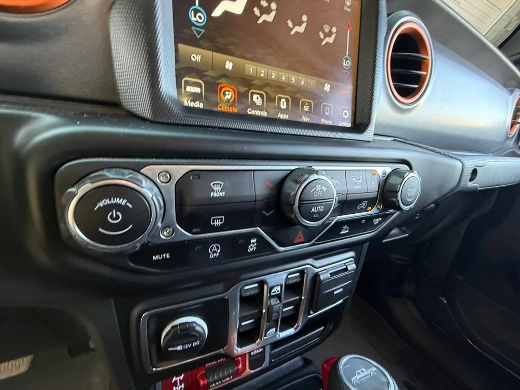 Used 2023 Gray Jeep Mojave image 23