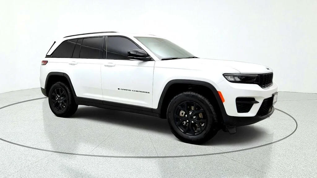 Used 2025 Bright White Clearcoat Jeep Altitude X 4x4 image 3