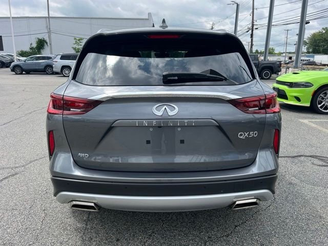 Used 2025 Graphite Shadow INFINITI LUXE image 4