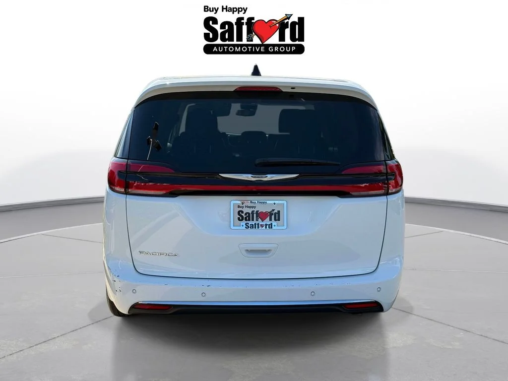 Used 2024 White Chrysler Touring L image 10