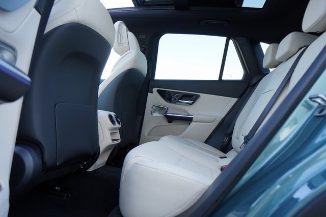 New 2026 Verde Silver Metallic Mercedes-Benz GLC 300 image 29