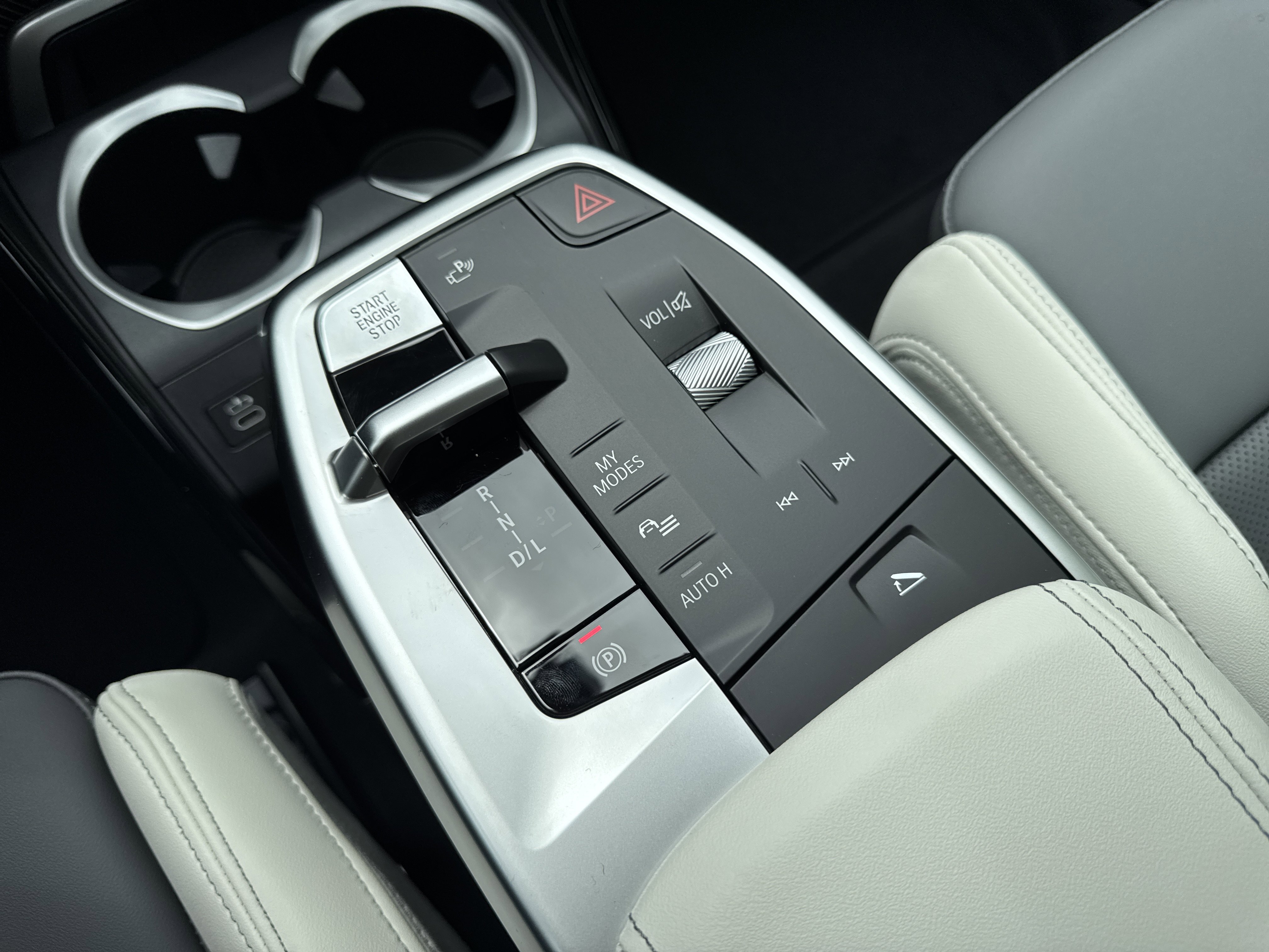 New 2026 VEGAS RED BMW xDrive28i image 17