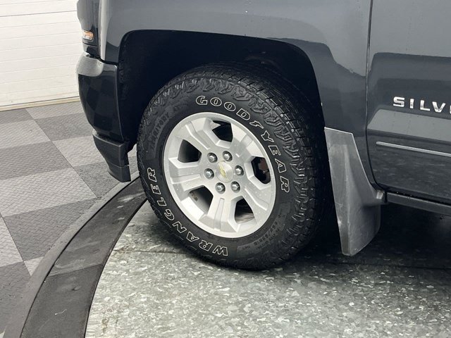 Used 2017 Graphite Metallic Chevrolet LT image 6