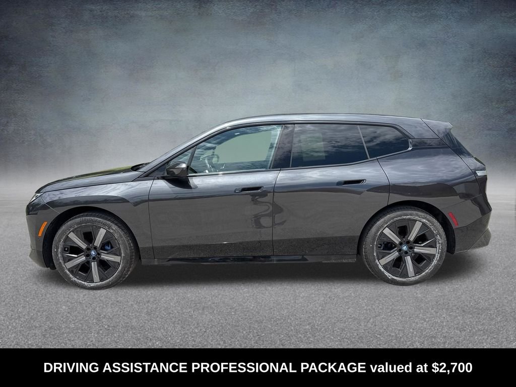 Used 2025 Gray BMW xDrive50 image 2