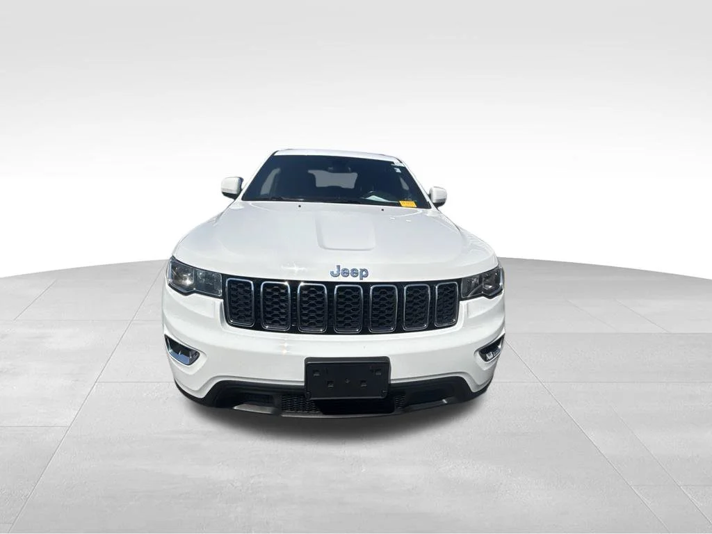 Used 2020 White Jeep Laredo E image 9