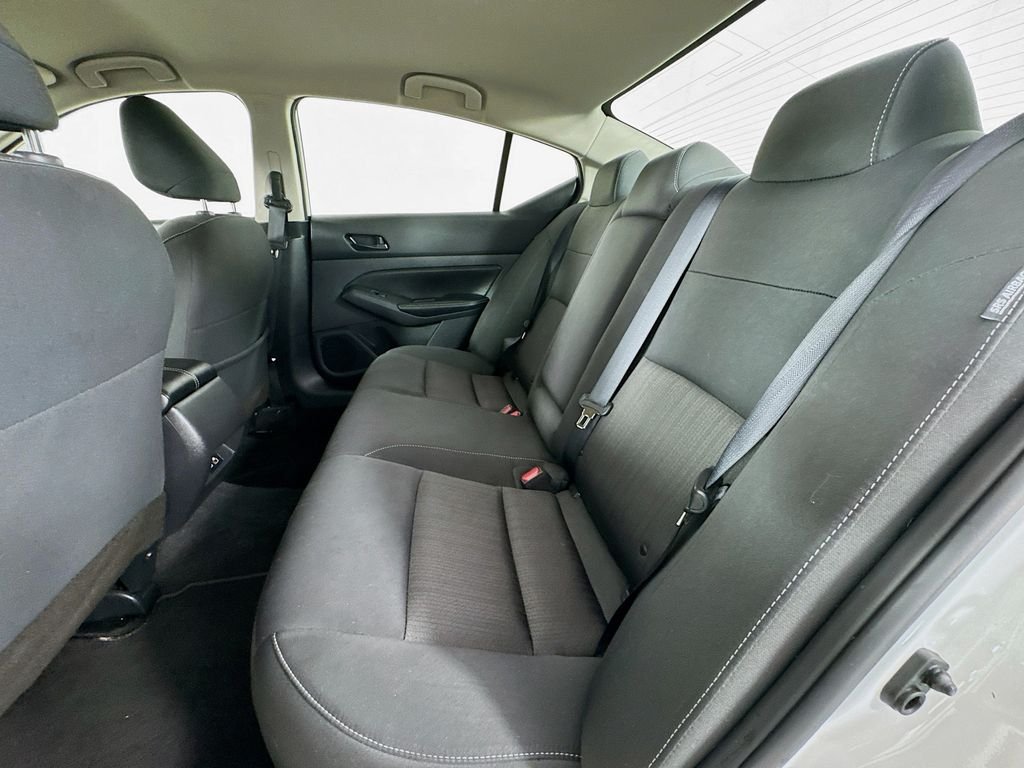 Used 2025 Glacier White Nissan 2.5 SV image 28