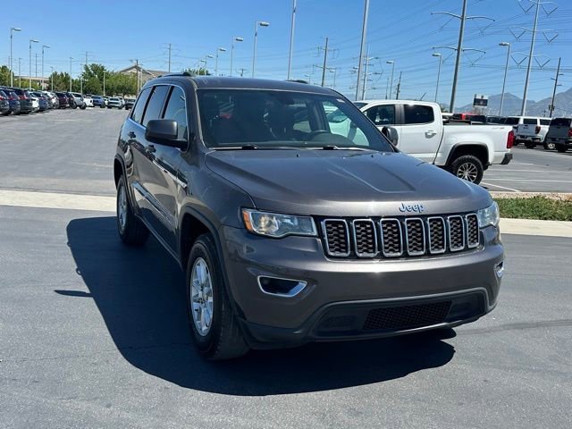Used 2019 Gray Jeep Laredo E 4x4 image 10