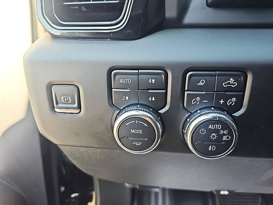 Used 2024 Onyx Black GMC AT4 image 17