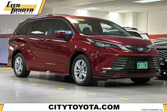 2025 Toyota Sienna XLE