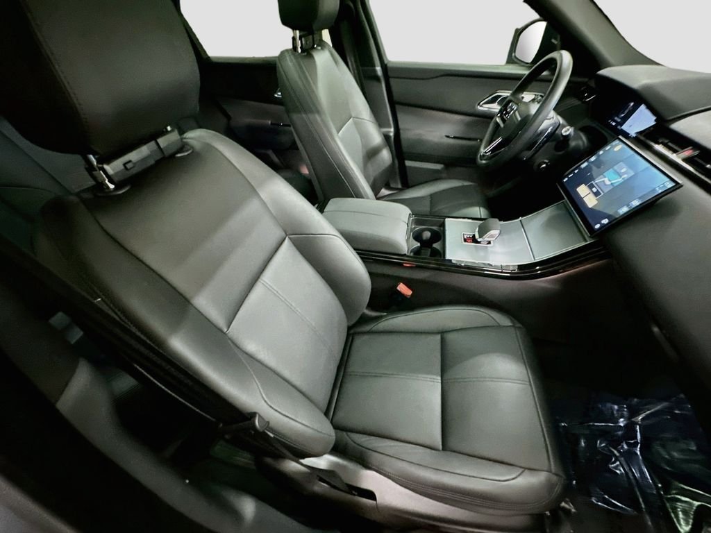 Used 2025  Land Rover S image 29