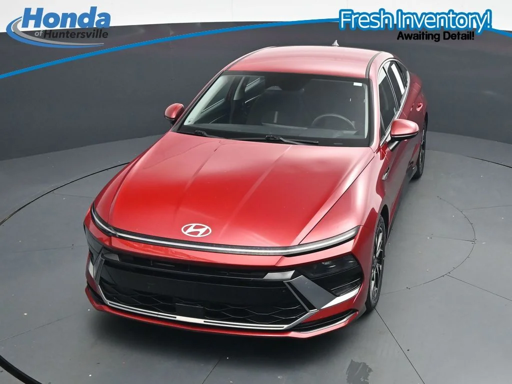 Used 2025 Red Hyundai SEL image 19