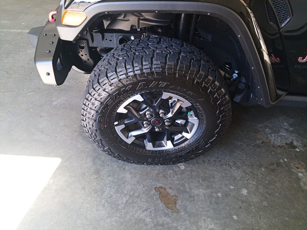 New 2026 Black Clear-Coat Exterior Paint Jeep Shadow Ops image 10