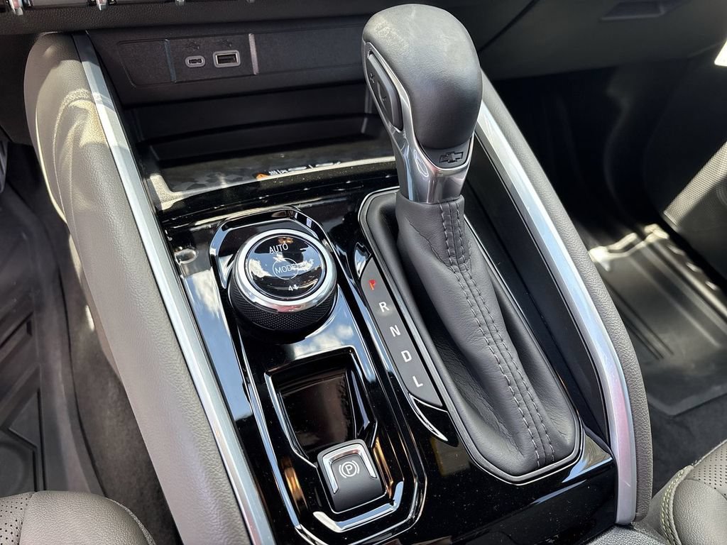 2026 Chevrolet Colorado ZR2 - Photo 17