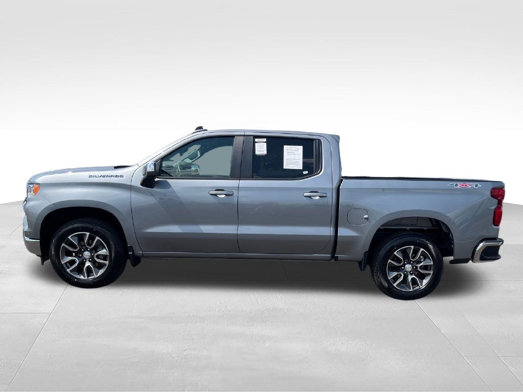 Used 2023 Gray Chevrolet LT image 3