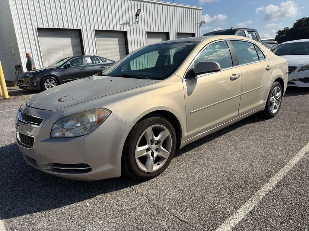 Used 2010 Gold Chevrolet LT image 1