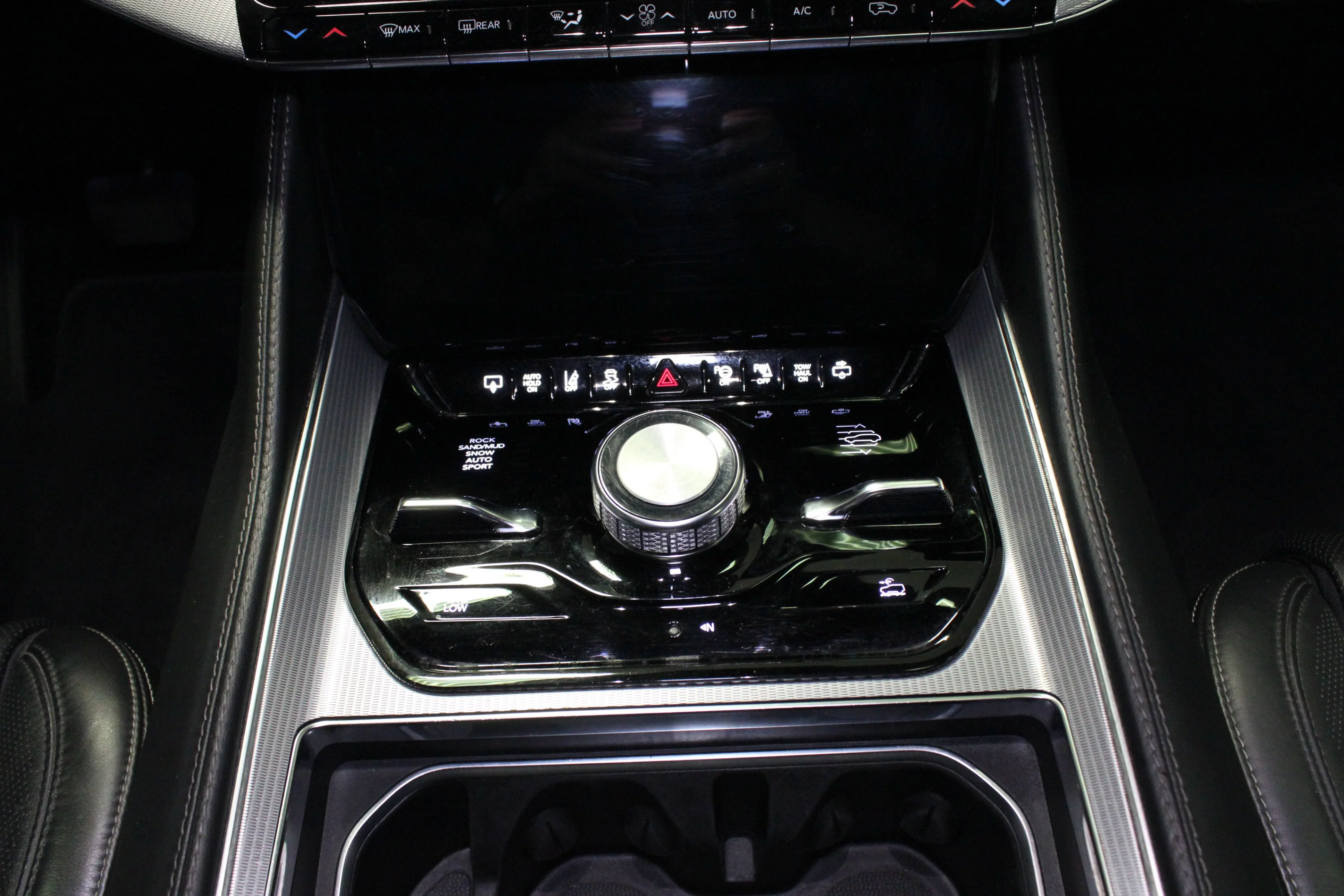 Used 2022 Diamond Black Crystal Pearlcoat Jeep Series I image 23