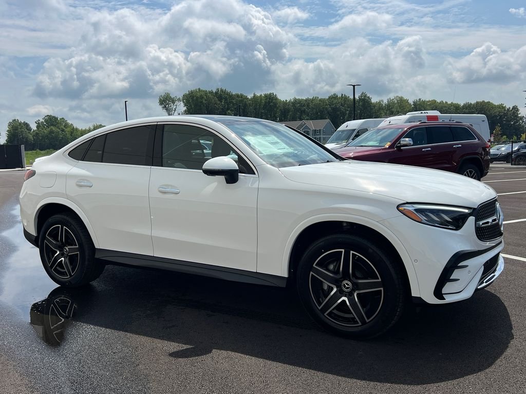 New 2026 Polar White Mercedes-Benz GLC 300 image 2