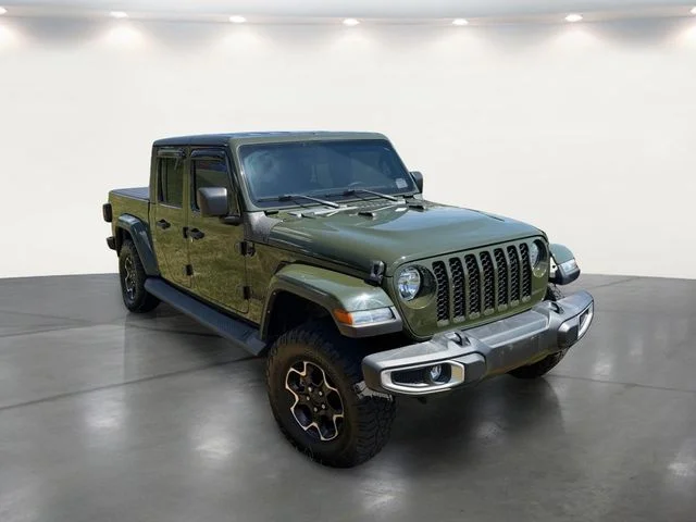 Used 2022 Green Jeep Sport image 7