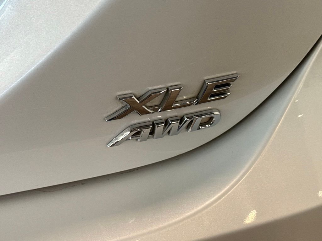 Used 2023 Beige Toyota XLE image 23