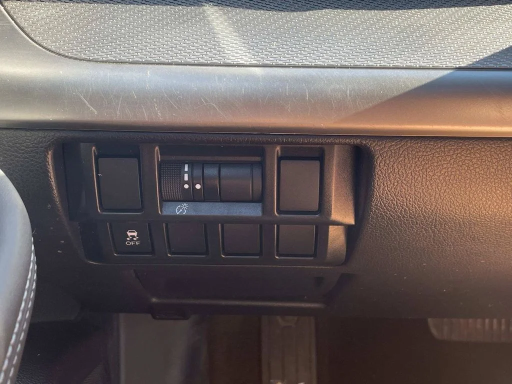Used 2015 Gray Subaru 2.5i image 22
