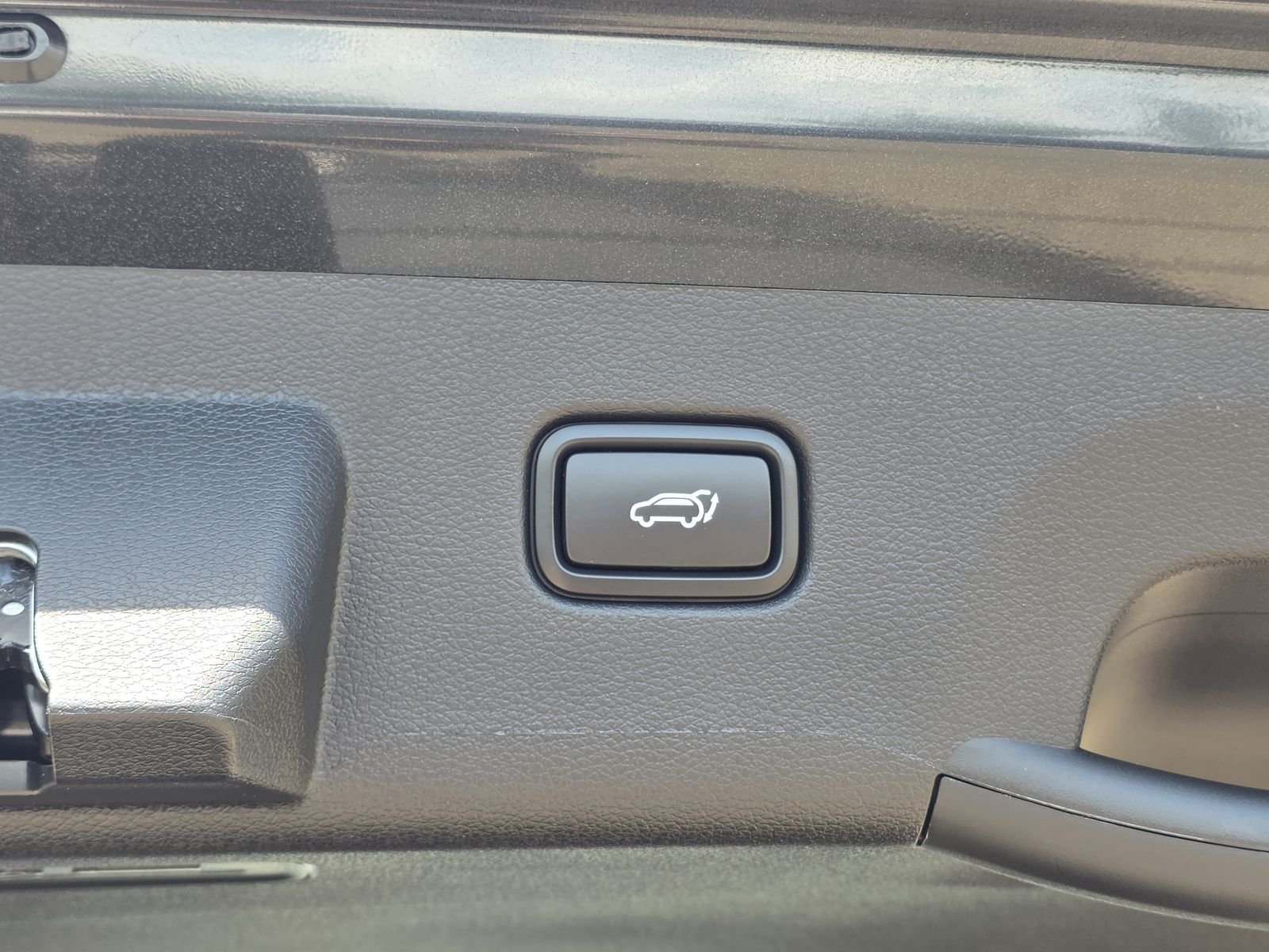 Used 2026 Black Kia X-Line image 31