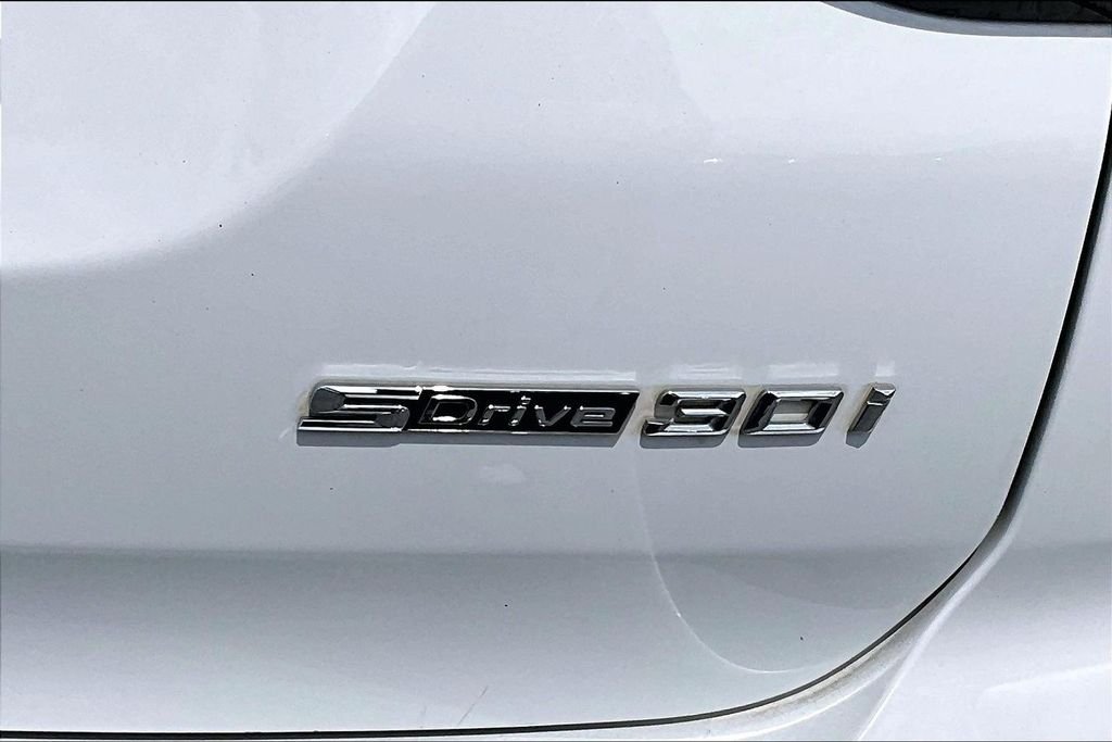 Used 2023 White BMW sDrive30i image 30