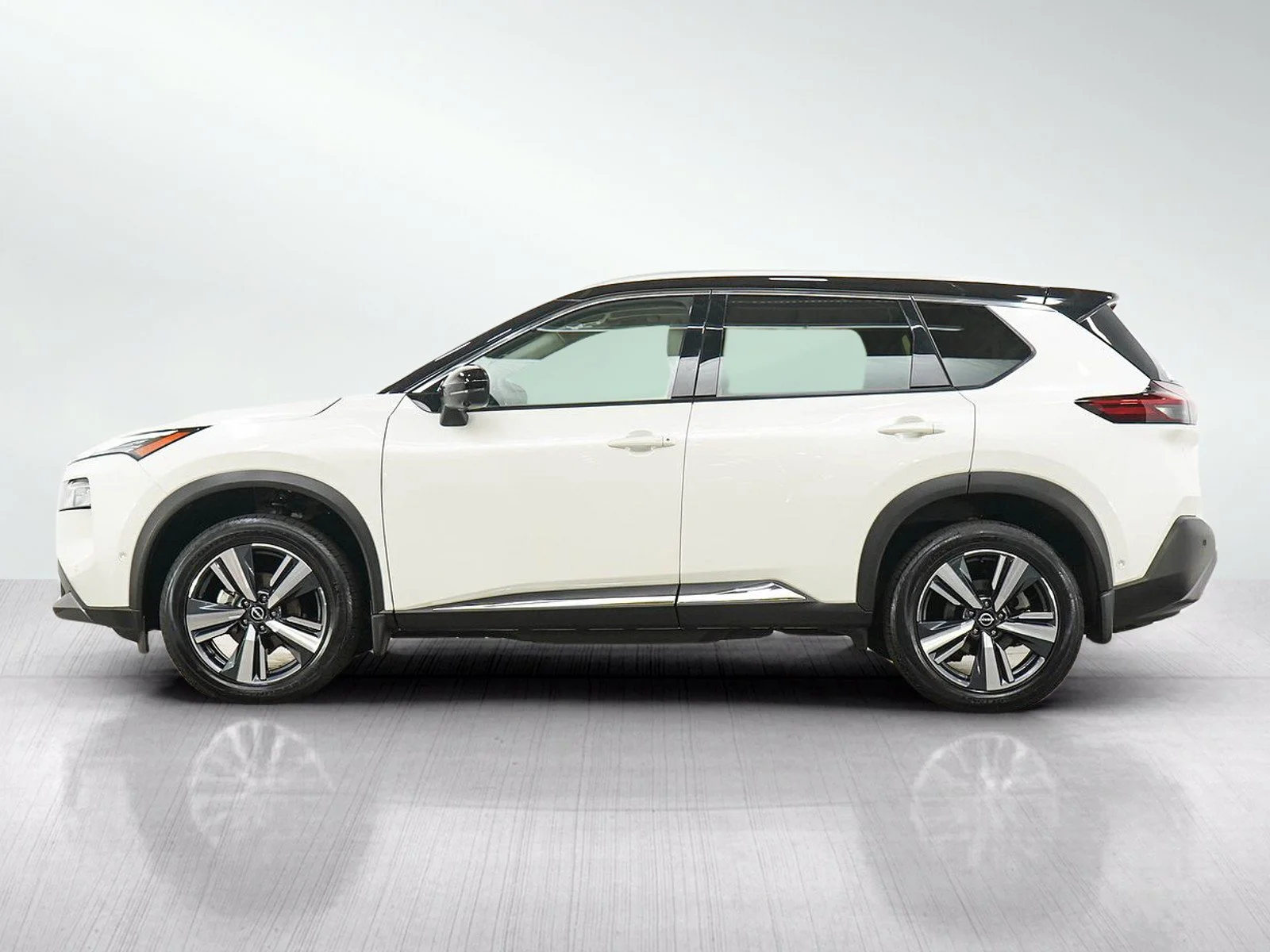 Used 2023 Nissan Rogue SL with VIN JN8BT3CB4PW490615 for sale in Burnsville, Minnesota