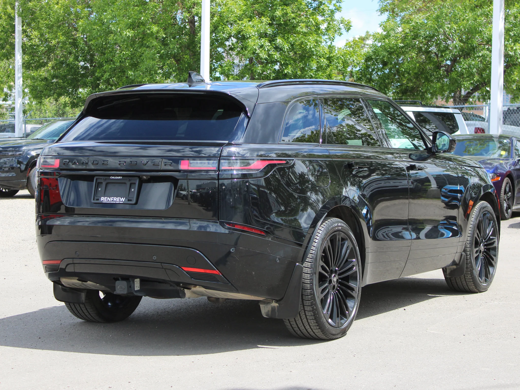 Certified Used 2024 Black Land Rover Dynamic HSE * Mild-Hybrid | 395 HP | Apple CarPlay | Massage Seats | Meridian image 16