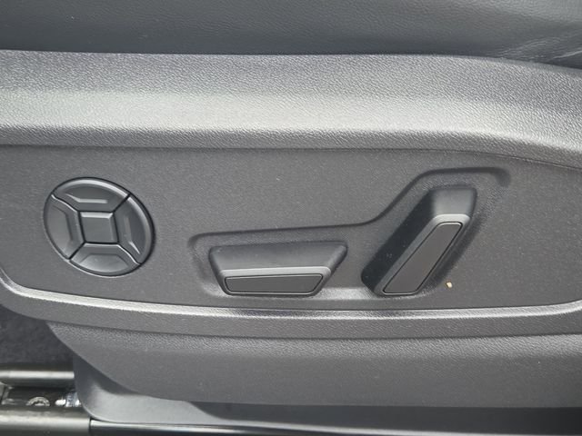 Used 2025  Audi 2.0T Prestige image 19