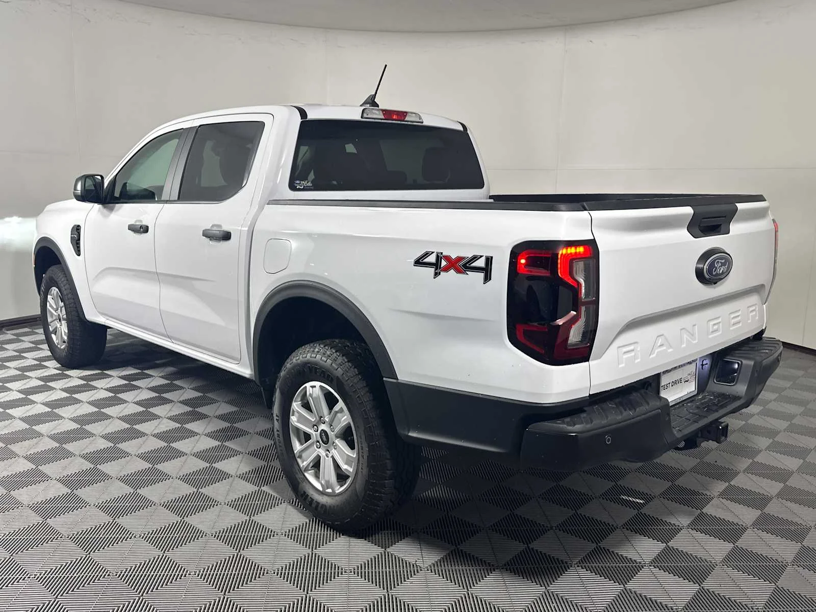 New 2025 Oxford White Ford XL image 6