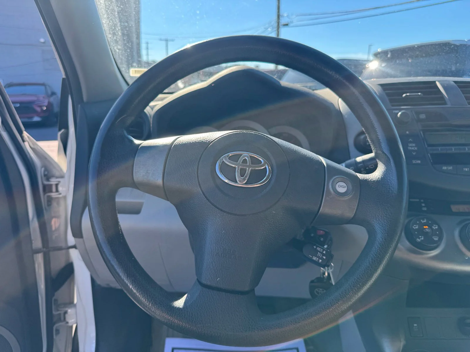 Used 2011 White Toyota Base image 12